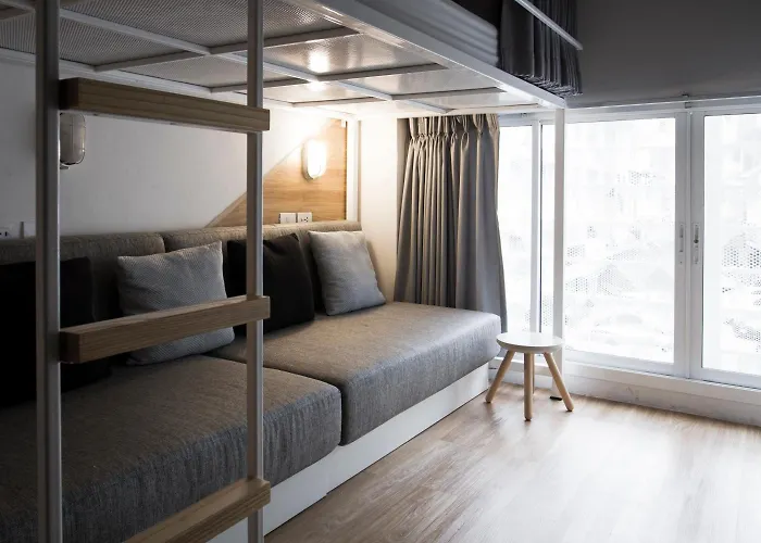 Bed One Block Ostello *