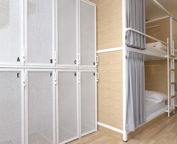 Bed One Block Ostello *