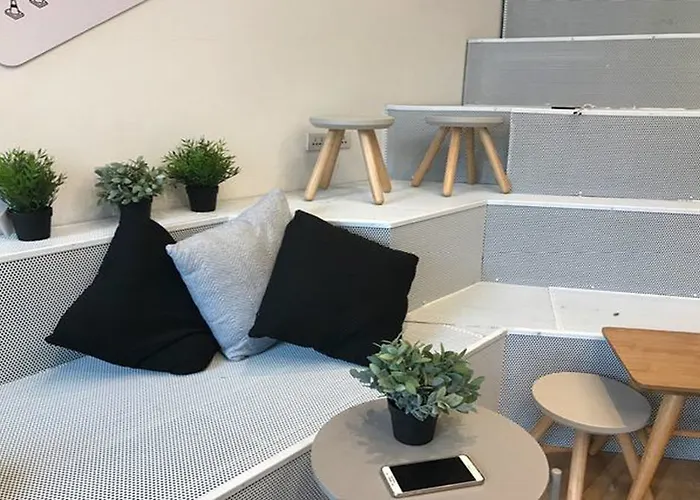 Bed One Block Ostello